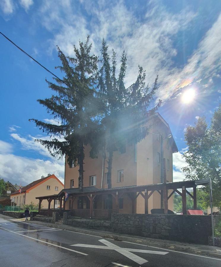 Villa Dijana Gračac Exteriör bild