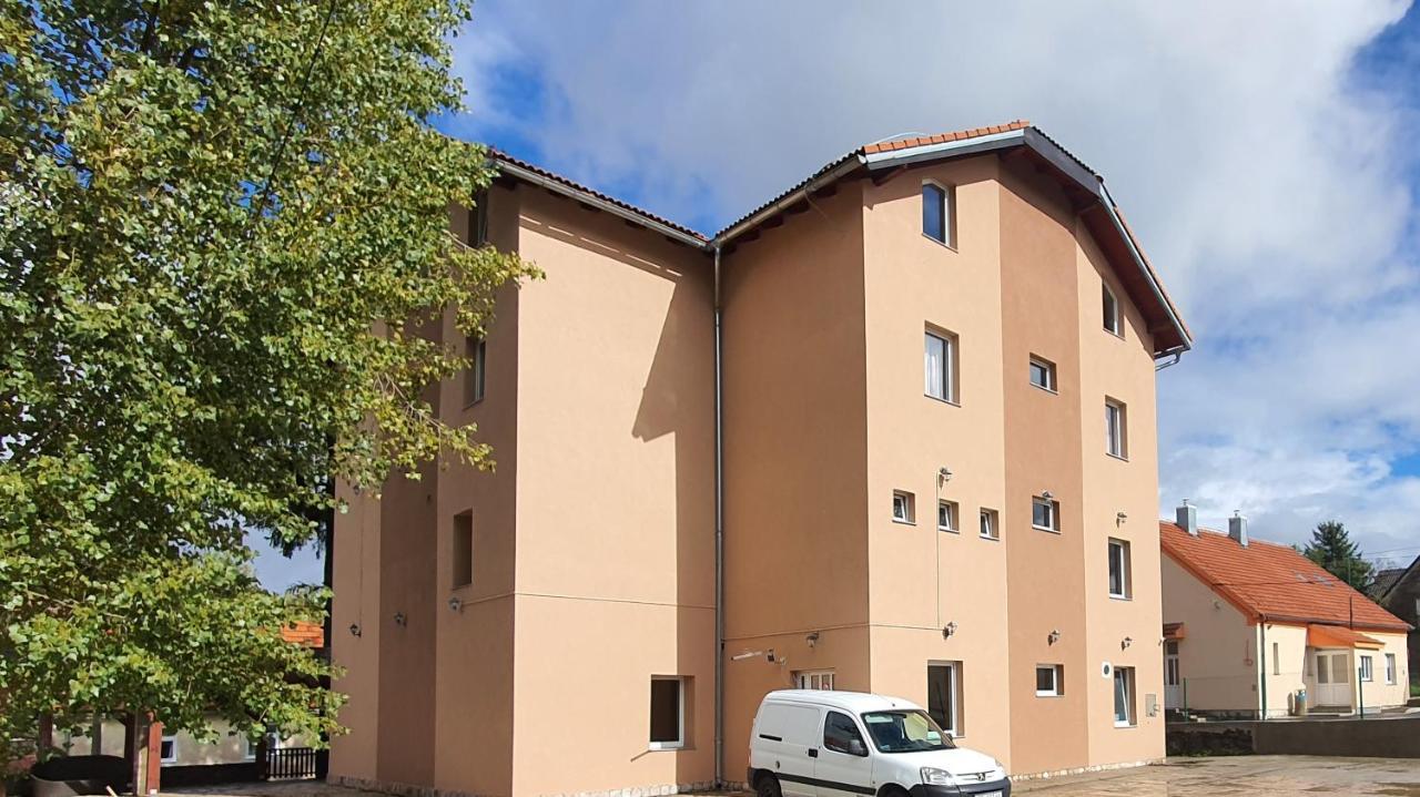 Villa Dijana Gračac Exteriör bild