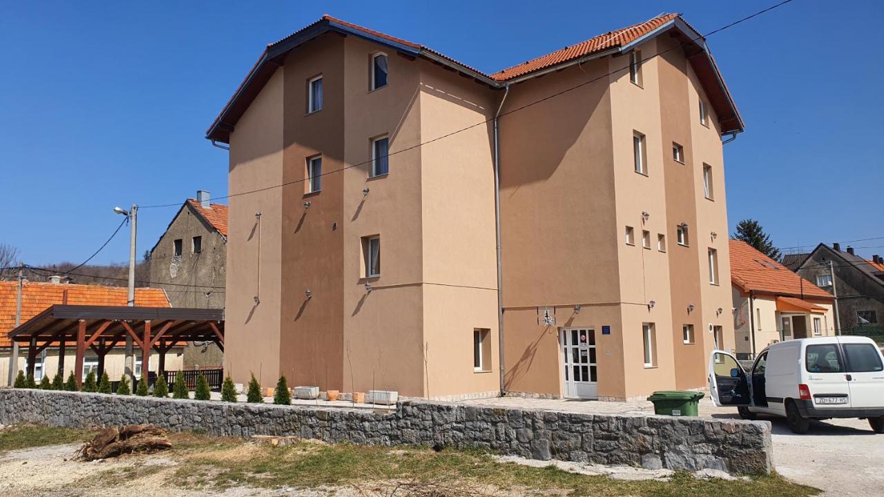 Villa Dijana Gračac Exteriör bild